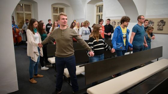 image:Image Vikariátní setkání mládeže, předcházející listopadovému Diecéznímu setkání mládeže, se uskutečnilo před pár dny v Poličce. To hradecké, celodiecézní, proběhne 25. listopadu ve Filharmonii a v katedrále Svatého Ducha.