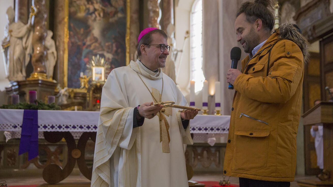 image:Image Kostel Nanebevzetí Panny Marie v Přešticích požehnal 9. prosince po dvouleté generální rekonstrukci biskup Tomáš Holub.