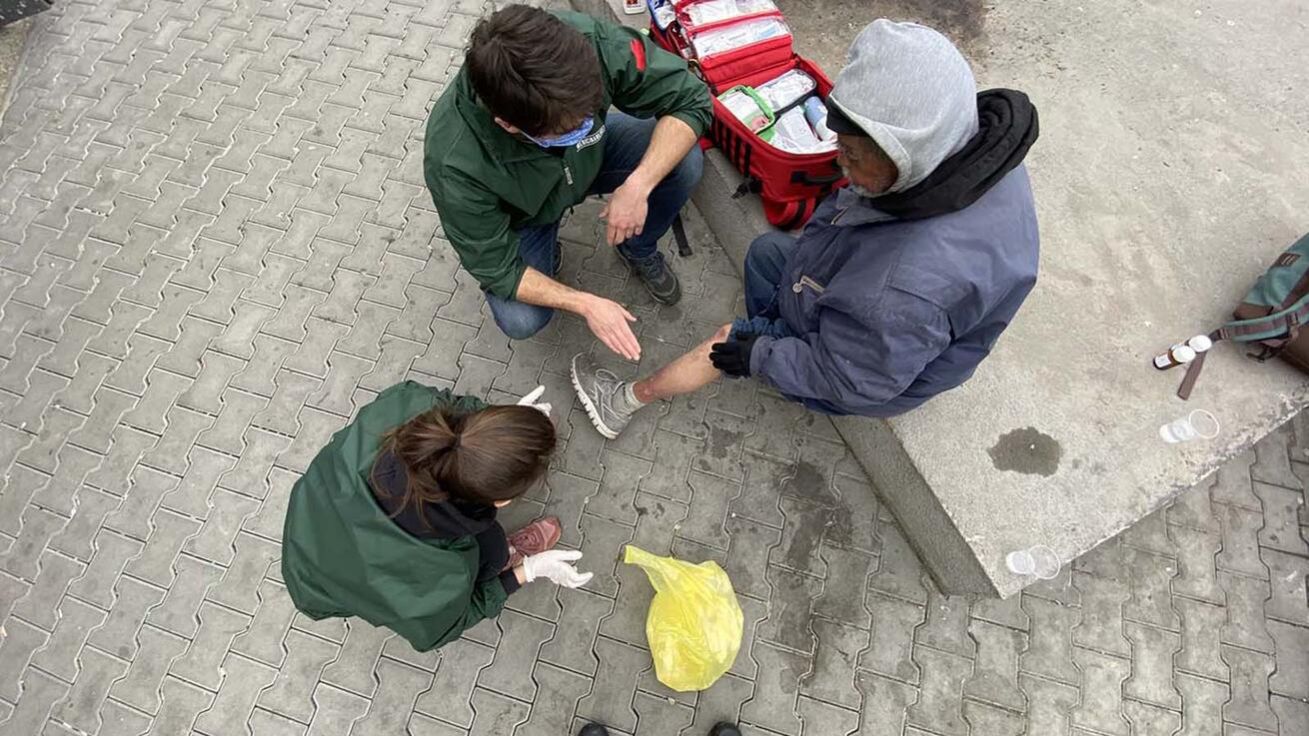 Na otázku „Kdo je můj bližní?“ reagoval Ježíš podobenstvím o milosrdném Samaritánovi. image:Image Na otázku „Kdo je můj bližní?“ reagoval Ježíš podobenstvím o milosrdném Samaritánovi.