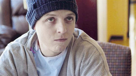 image:Image Film Až navěky sleduje zamilované středoškoláky Michaela a Michelle, do jejichž plánů a snů a společné budoucnosti zasáhne Michaelovo vážné onemocnění. Boj s nemocí je pak těžkou zkouškou jejich víry. (So 6. 1. ve 20.05)