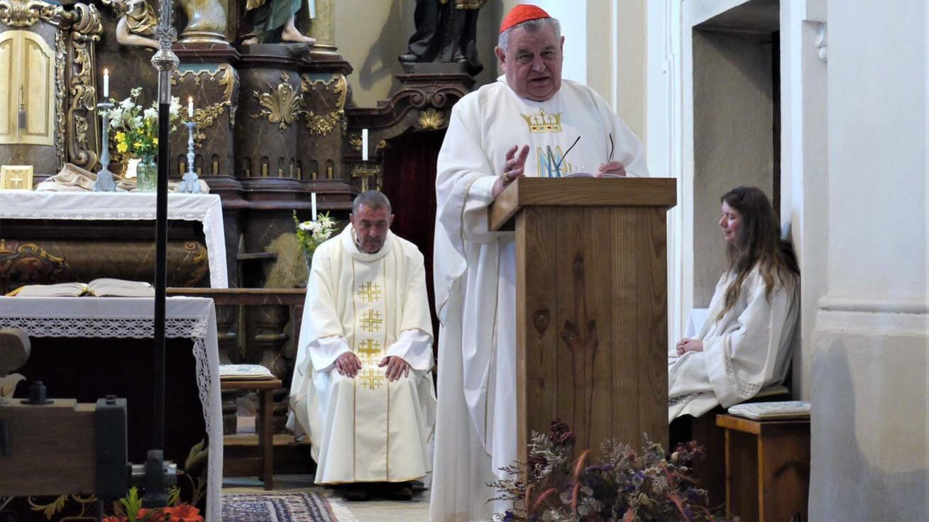 image:Image Kardinál Dominik Duka při bohoslužbě v kostele ve Strašíně.