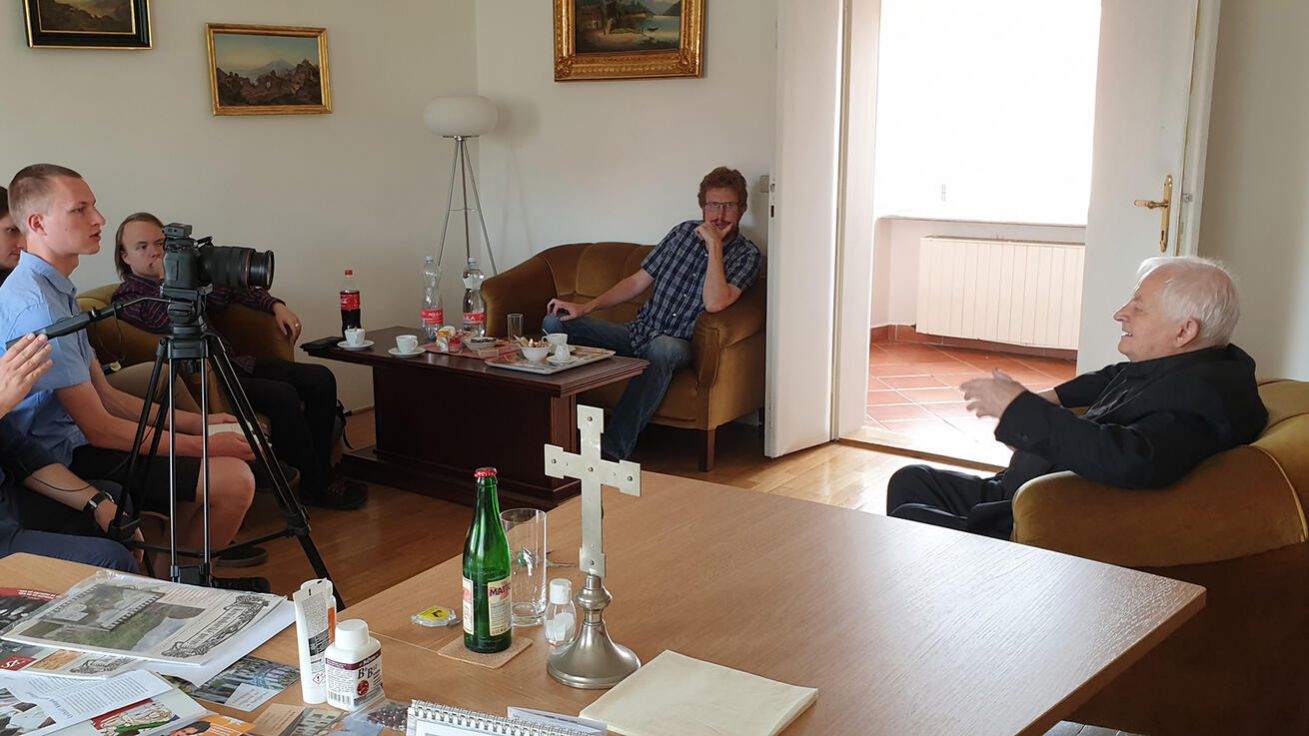 image:Image Jako první se na kameru rozpovídal biskup a salesián Karel Herbst. 