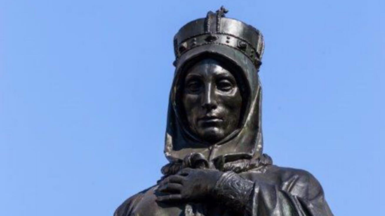 image:Image Svatá Ludmila Josefa Václava Myslbeka, která je součástí sousoší sv. Václava na pražském Václavském náměstí. 