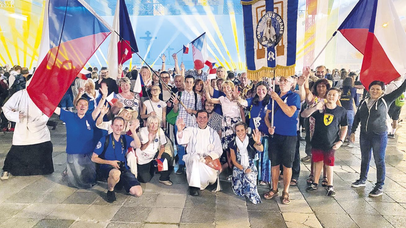 image:Image „Ne vždycky bývá radost z víry vidět navenek, v Budapešti ale byla téměř hmatatelná. Byla tak živá, že účastníky skutečně dokázala duchovně obnovit. Stěží se někdo mohl vrátit domů tou radostí nedotčen,“ ohlíží se za eucharistickým kongresem biskup Jan Vokál.