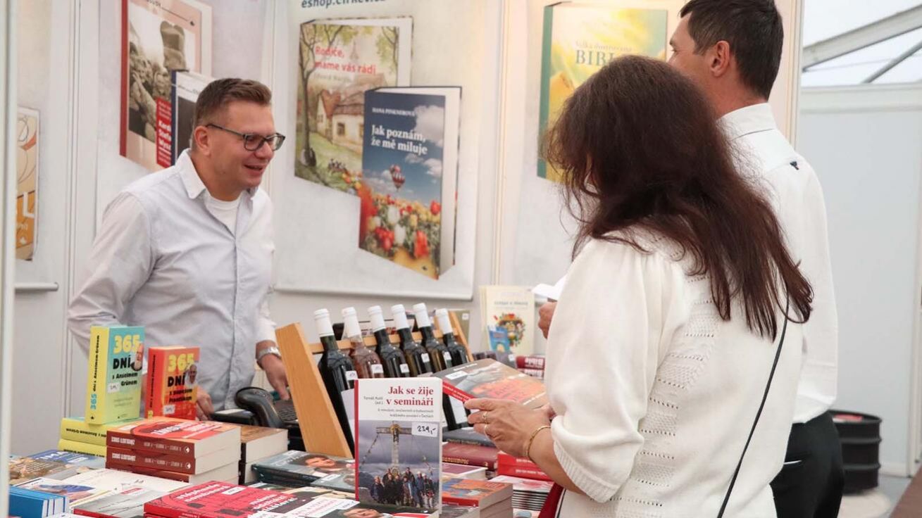 image:Image Stánek Karmelitánského nakladatelství na veletrhu Svět knihy.