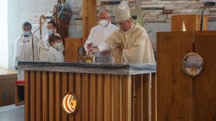 image:Image Nový oltář u Sv. Anny v Havířově