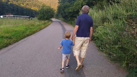 image:Image Staří lidé jsou „bohatí mnoha lety“