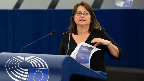 image:Image „Svůj příspěvek do debaty vidím ve zvednutí tématu vzdělávání a podpory rodin na úrovni EU,