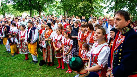 image:Image Tradiční svatovavřineckou pouť na Veselou horu u Domažlic si nenechají ujít stovky obyvatel Chodska, kteří si k této příležitosti s hrdostí oblékají slavnostní chodský kroj. Letos se poutní mše konaly 14. a 15. srpna.