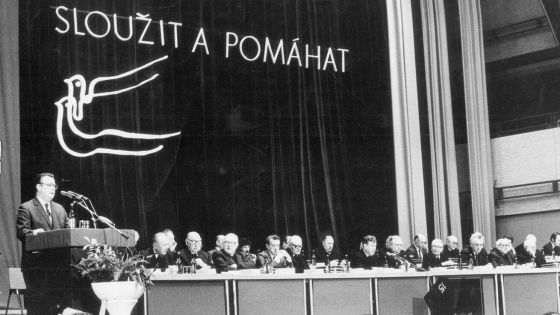 image:Image Pátá kolona v církvi