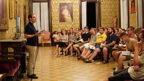 image:Image Přijeli poznat liturgii tam, kde vznikala