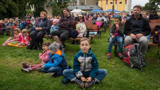 image:Image Po mši svaté byl pro rodiny a zejména děti připraven zábavný program.