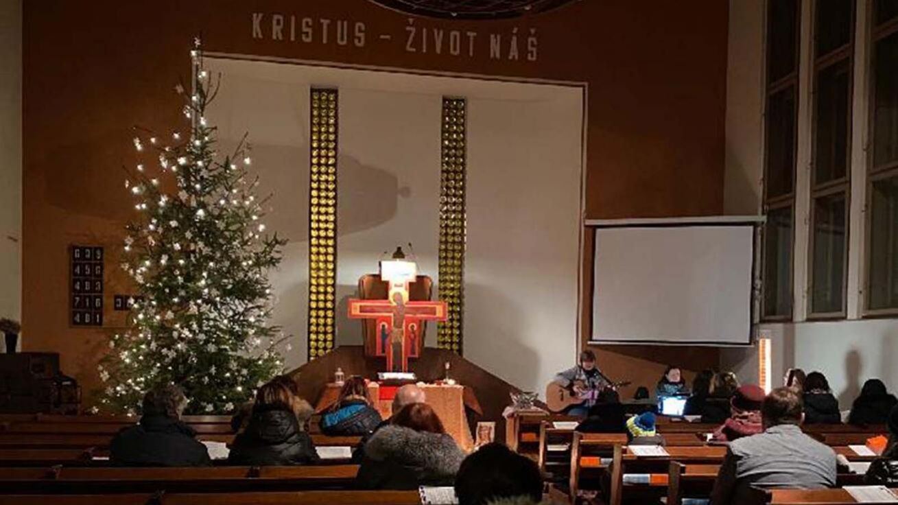 image:Image Tepličtí křesťané se scházejí pravidelně.