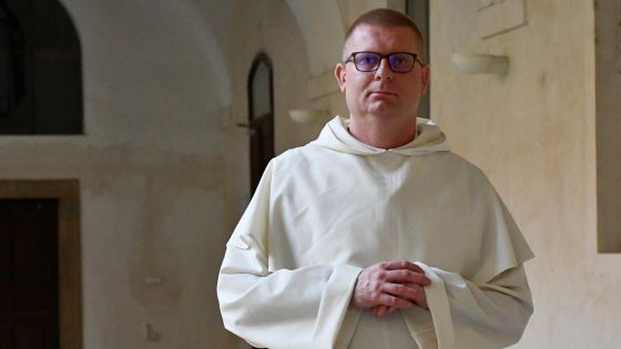 image:Image „Spíš než vozit lidem potřebné věci je důležitější sdílet s nimi jejich úděl, být jim nablízku,“ říká v rozhovoru P. Jarosław Krawiec OP.