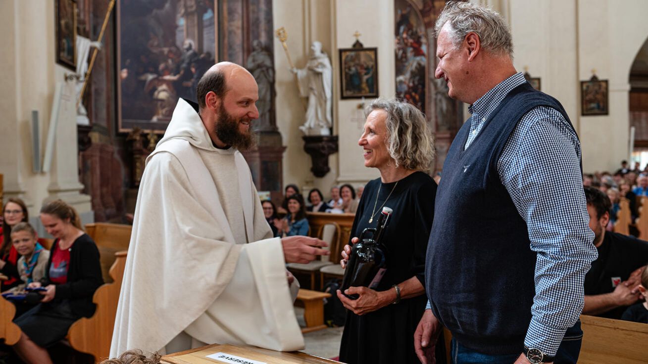 image:Image Při kněžském svěcení s rodiči.