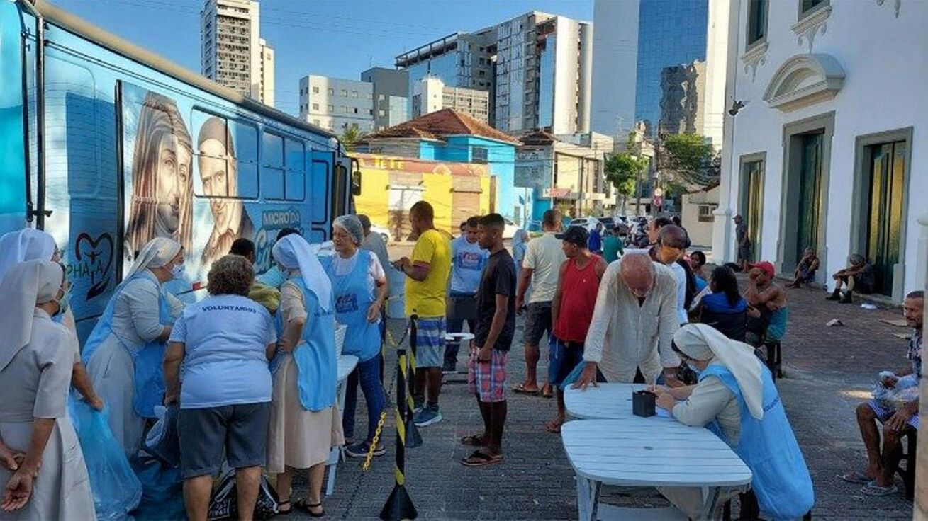image:Image Díky péči vincentek žijí chudí z Recife důstojněji.