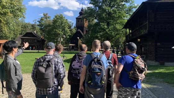 image:Image Klienti charitního zařízení zvaného Zahrada spolu na výletě.