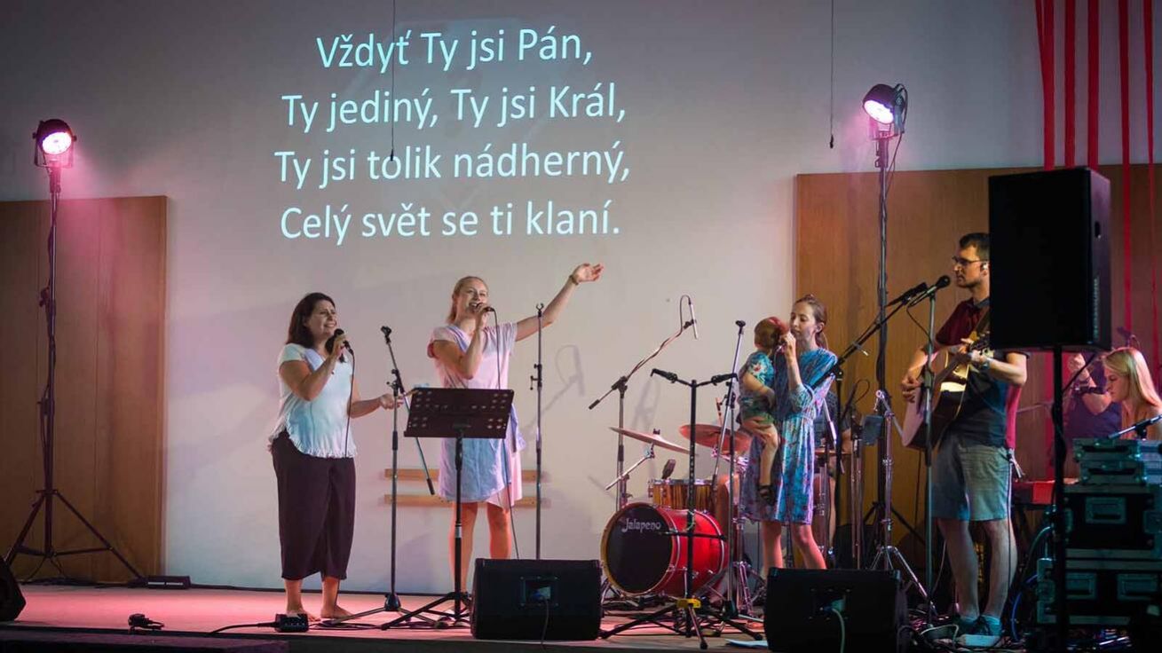 image:Image Při chvále si klademe před oči Boží krásu i nápaditost.