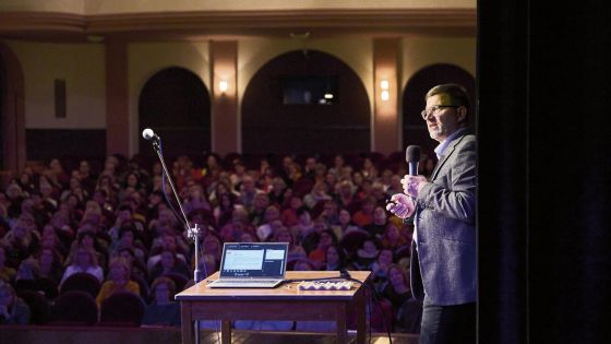 image:Image Na konferenci mluvil také Václav Šafka, lékař Mobilního hospice Anežky České.