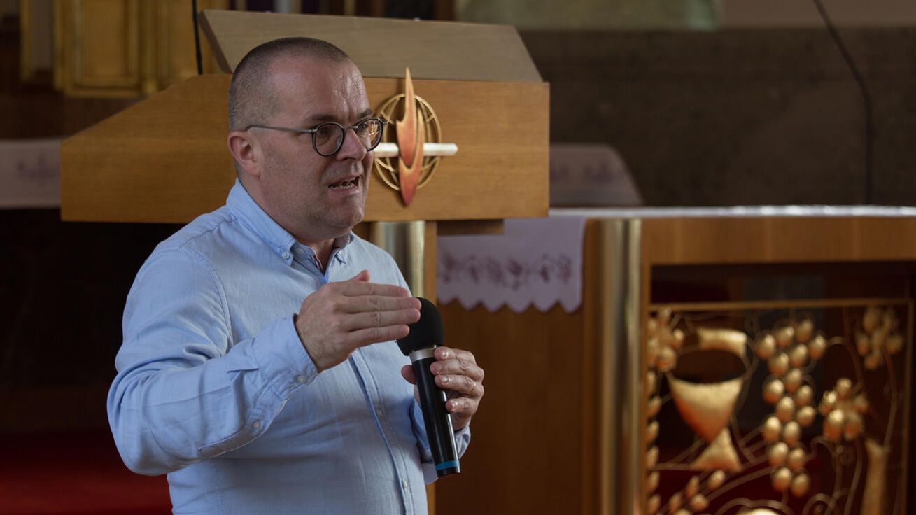 image:Image Jak poznat falešné zprávy přiblížil také Josef Pazderka, šéfredaktor ČRo Plus.