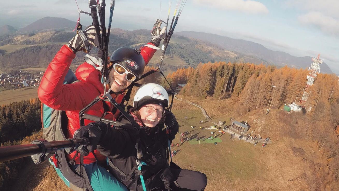 image:Image K mrakům se dostaneme tehdy, když si na záda hodíme mnohakilovou výstroj a vydáme se do kopce.