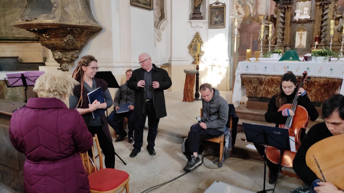 image:Image Musica pro Sancta Cecilia během koncertu.
