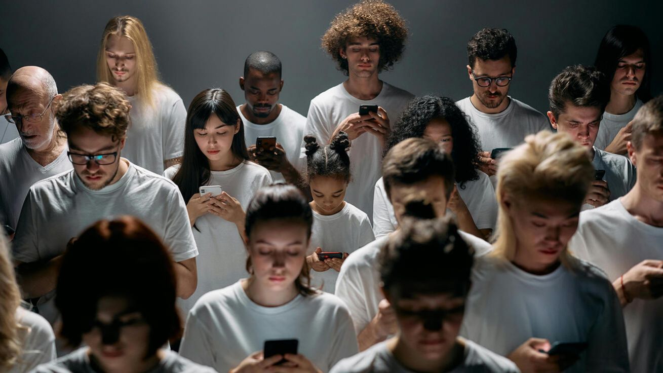 image:Image Jak najít svobodu od věcí, které omámí náš mozek?