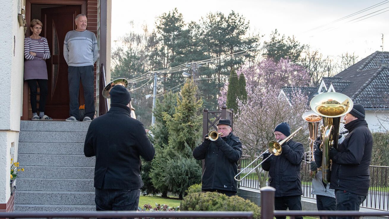 image:Image Hudebníci gratulují dvakrát ročně – na sv. Josefa a na sv. Annu.