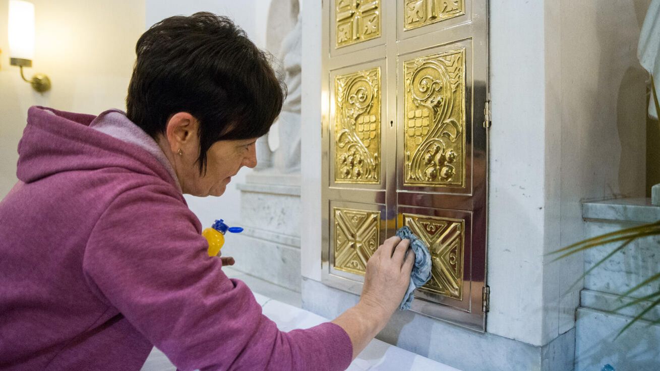 image:Image Taky rádi uklízíte v kostele? 