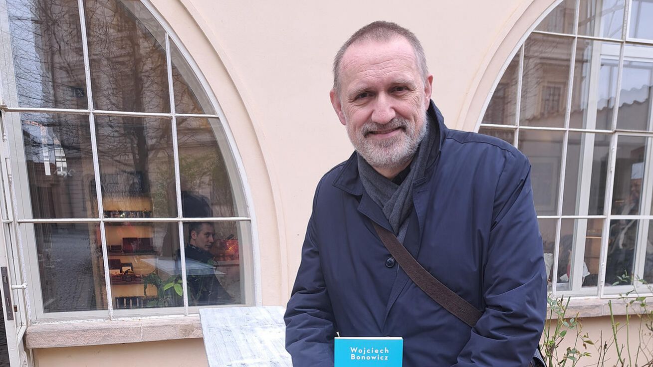 image:Image „Mnohá důležitá rozhodnutí v mém životě souvisela s tím, čím bylo Auschwitz,“ říká v rozhovoru polský básník a publicista Wojciech Bonowicz.