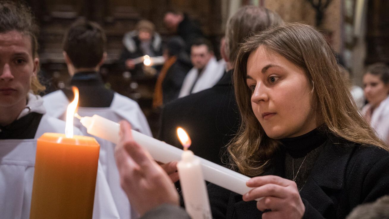 image:Image „Spolu s Kristem jste byli vzkříšeni.“ To je poselství, které se stává životní realitou katechumenů, kteří přijmou o Velikonocích křest. „V člověku, v každém z nás, se takhle setkává nebe se zemí. Tady a teď,“ říká v rozhovoru P. Heryán.