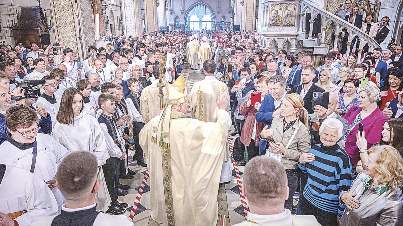 image:Image Závěrečné požehnání při inaugurační mši svaté.