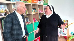 image:Image Šéf evropské Charity na návštěvě