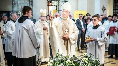 Farnostem se vrátily zvony. Bijí za mír image:Image Farnostem se vrátily zvony. Bijí za mír