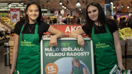 image:Image Sbírku zajišťují tisíce dobrovolníků. Velkou část z nich tvoří mladí lidé.