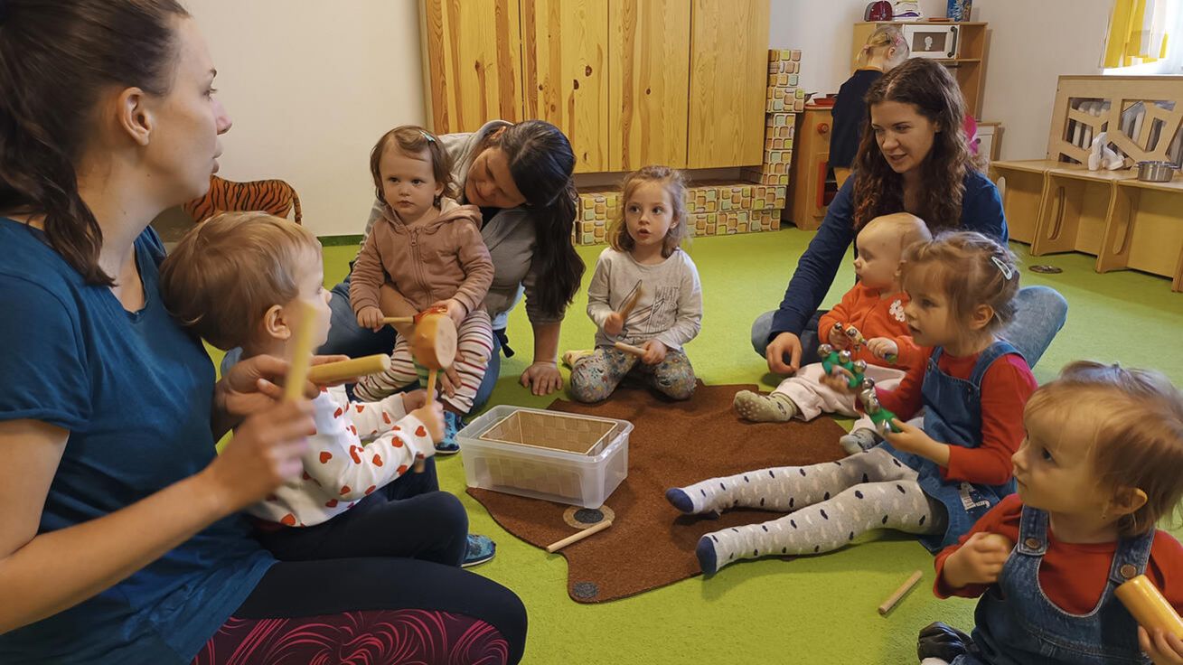 image:Image Cvičení pro maminky s lektorkou Magdalenou Beňo Zikmundovou.