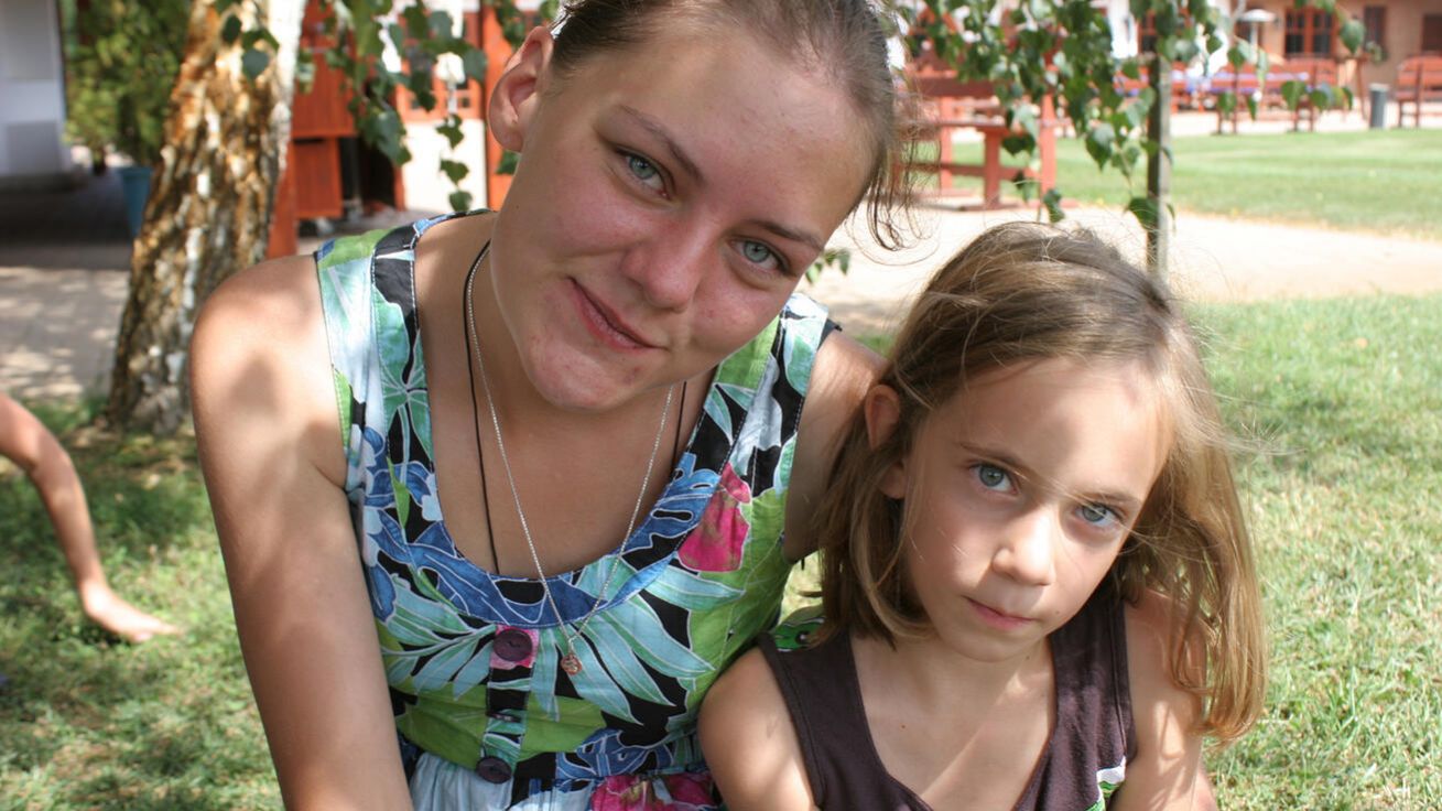 „Mohu-li někomu pomoci, chci to udělat,“ říkala služebnice Boží Helena Kmiećová (vlevo). image:Image „Mohu-li někomu pomoci, chci to udělat,“ říkala služebnice Boží Helena Kmiećová (vlevo).