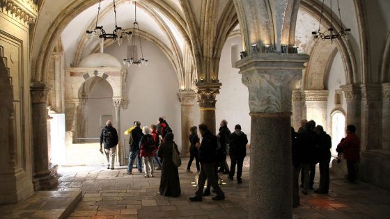 image:Image Večeřadlo na hoře Sion navštěvují zejména o velikonočních svátcích zástupy poutníků z celého světa.