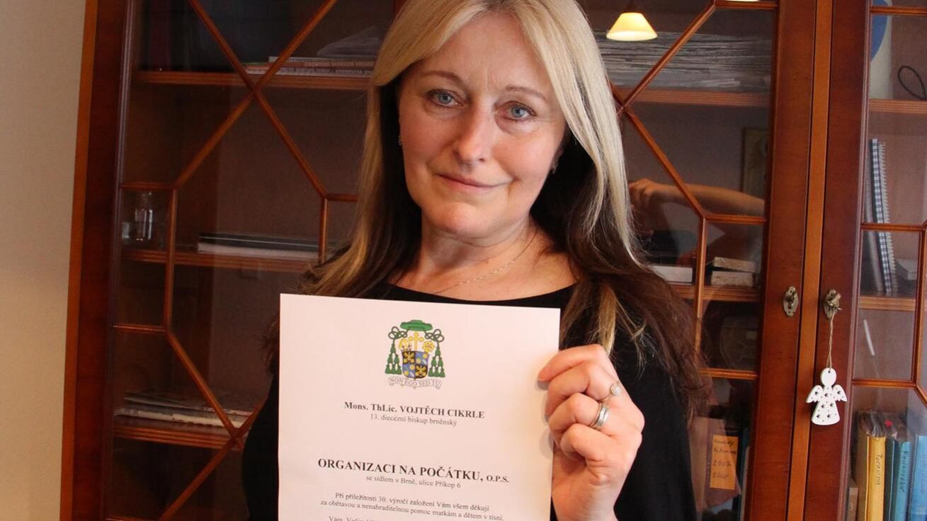 image:Image Vážíme si dlouholeté podpory brněnského biskupství. K výročí organizace gratuloval emeritní biskup Vojtěch Cikrle slovy: „Při příležitosti 30. výročí založení Vám všem děkuji za obětavou a nenahraditelnou pomoc matkám a dětem v tísni.“ My děkujeme za důvěru v naši práci.