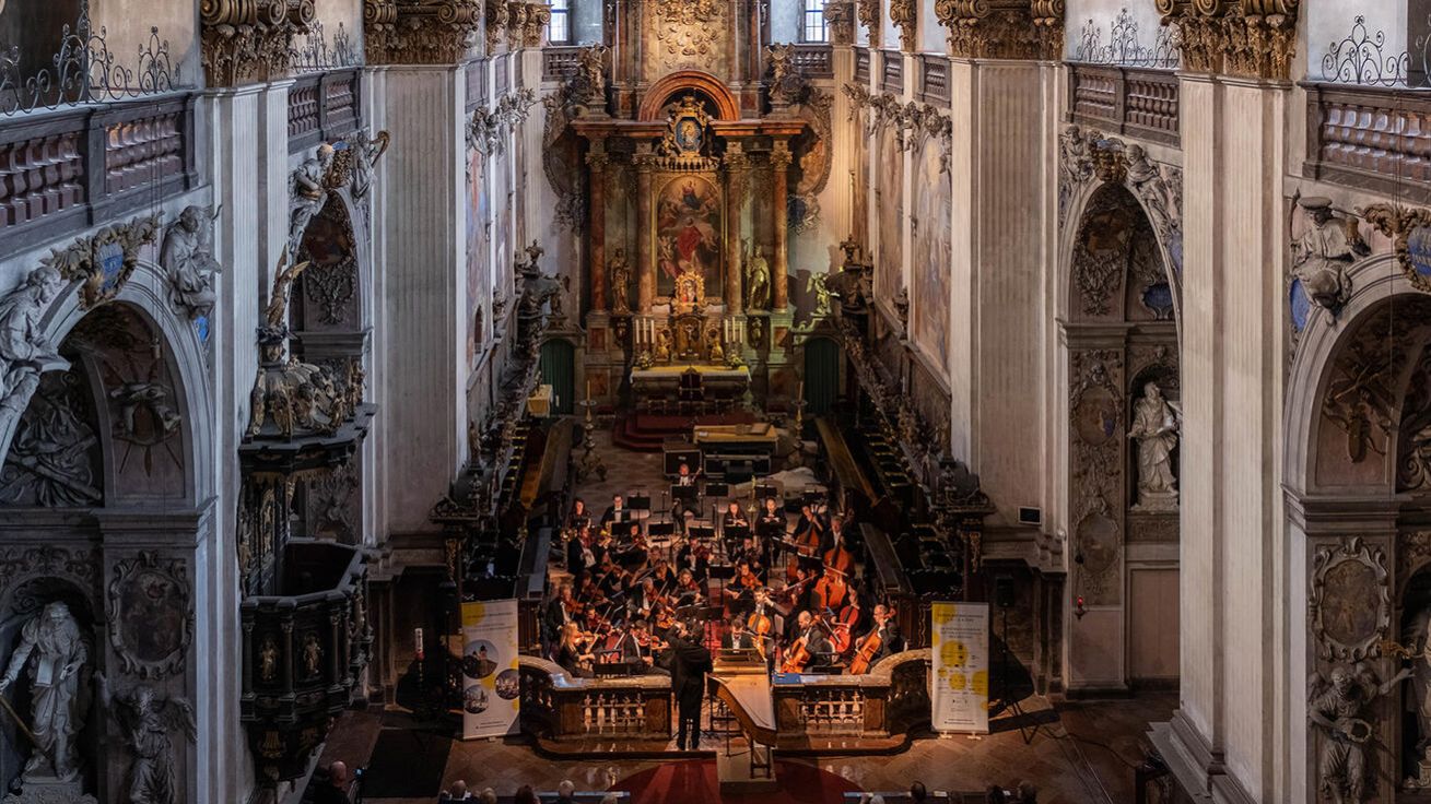 image:Image Filharmonie Hradec Králové vystoupí na zahajovacím koncertě festivalu v chrámu sv. Vojtěcha v Broumově.