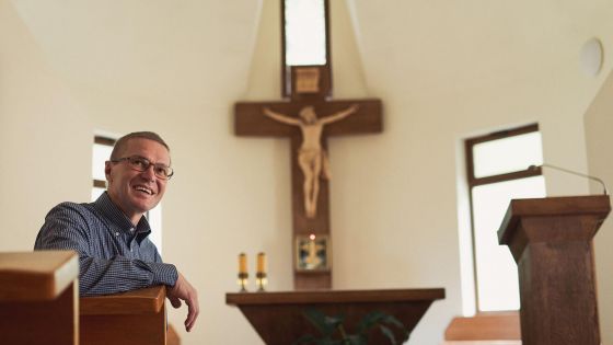 image:Image „Výklad Písma může být radioaktivní,“ říká rektor Papežského biblického institutu P. Peter Dubovský.