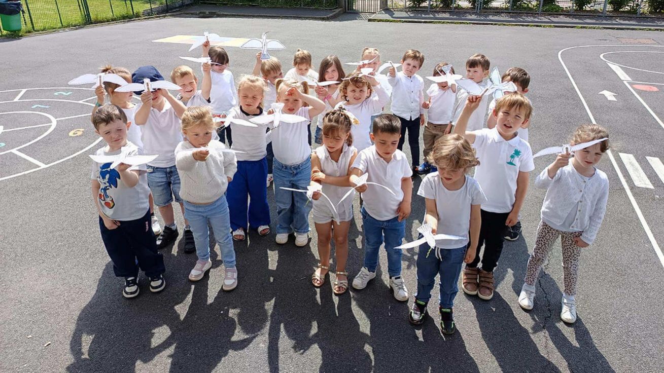 image:Image Den D a mírové poselství si 6. června připomněli také ve všech katolických školách diecéze a přizpůsobili tomu svůj program.