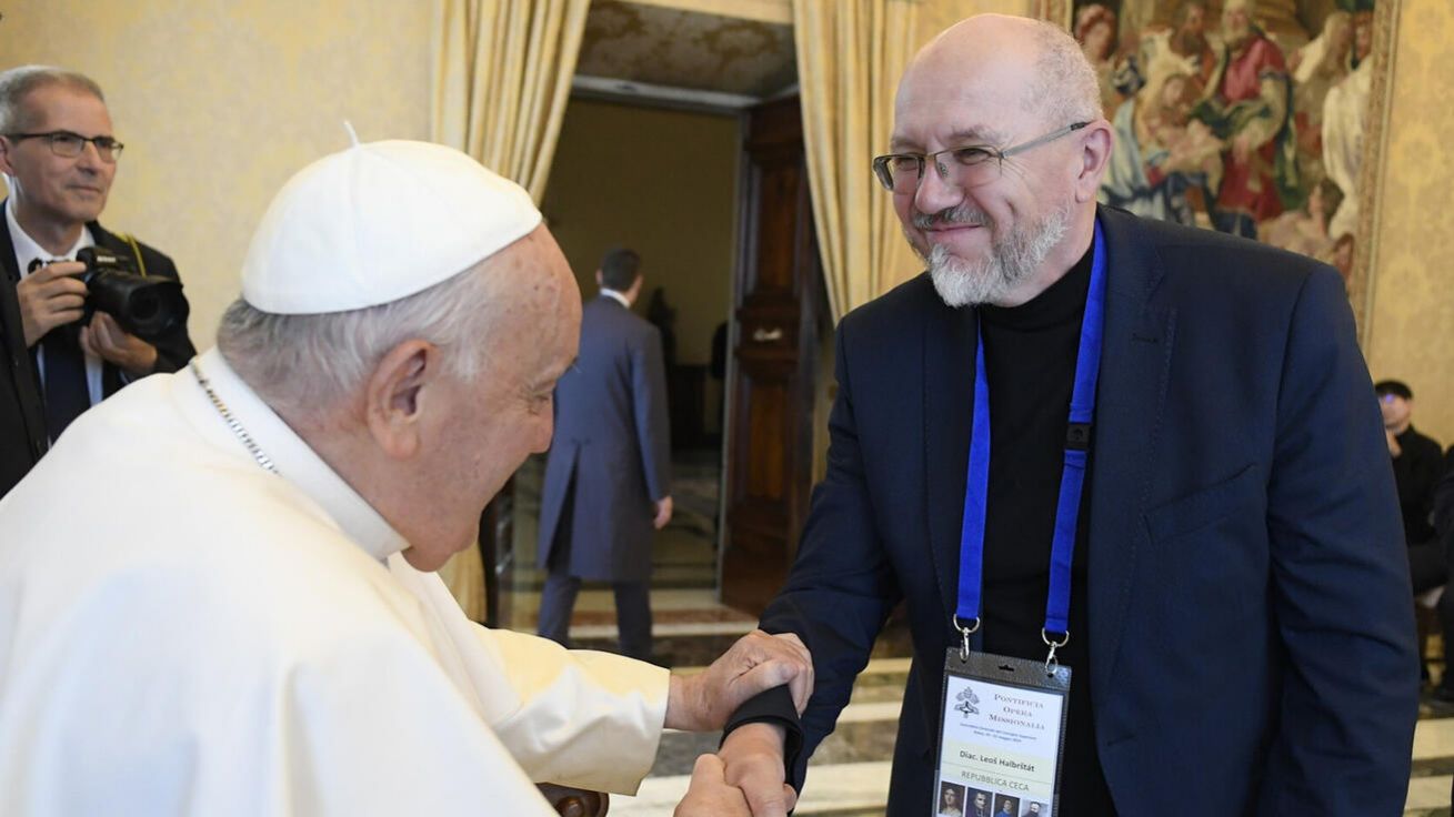 image:Image Papeži Františkovi na světovém misijním díle velmi záleží. Na snímku je s papežem Leoš Halbrštát.