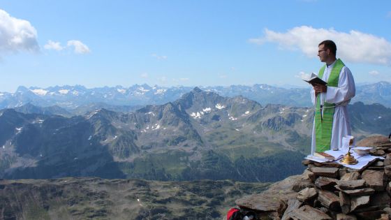 image:Image Cesta k Bohu přes hory