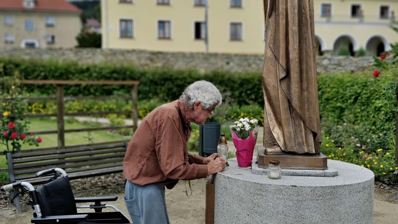 image:Image Každý člověk má být za co vděčný.