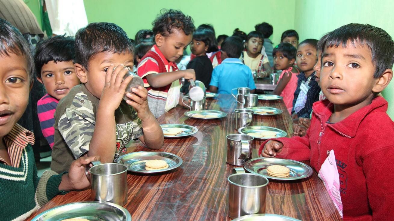 image:Image Vše v Kristu nám připomíná, že svět, ve kterém žijeme, svět, který potřebuje spásu, není Ježíši cizí.