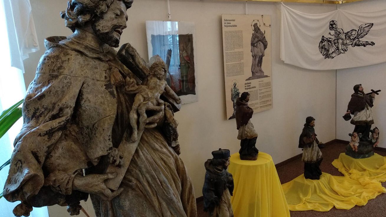 image:Image Sv. Jana Nepomuckého v různých podobách přibližuje výstava v Muzeu Benátecka.