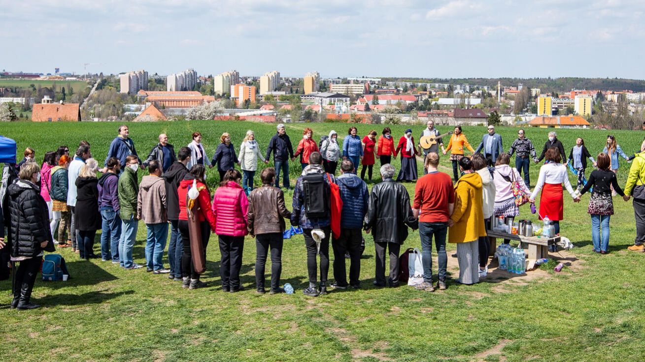 image:Image Navržená témata k diecézní fázi synody vybízejí k respektu, otevřenosti a naslouchání druhým.