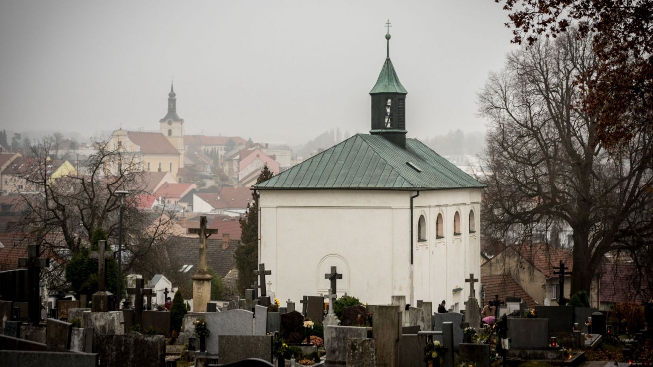 V těchto dnech při návštěvě hřbitovů zvlášť vzpomínáme na své blízké zemřelé. image:Image V těchto dnech při návštěvě hřbitovů zvlášť vzpomínáme na své blízké zemřelé.