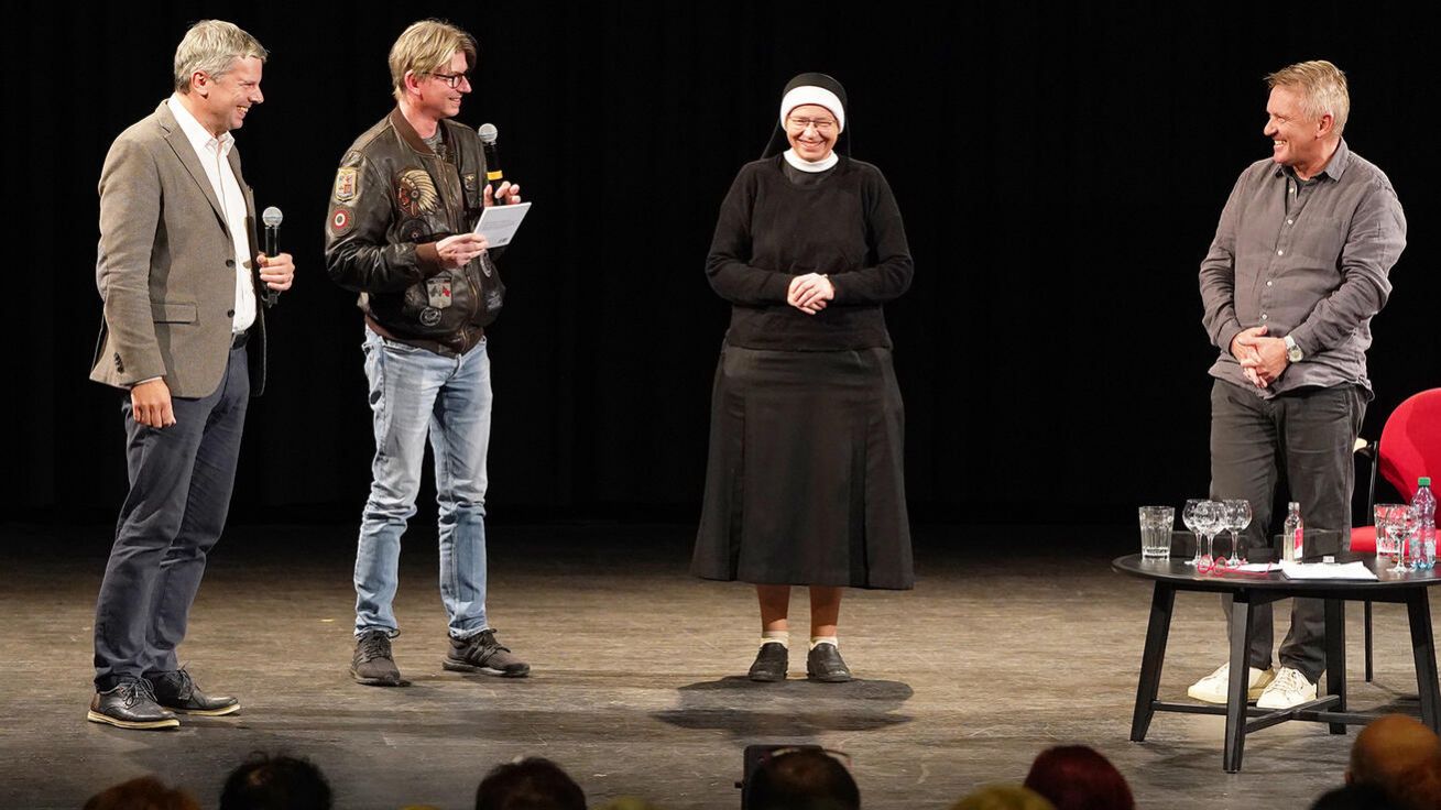 image:Image Chtěli jsme kněžím nabídnout alternativu ke kněžským domovům. Když kněz dosáhne určitého věku, už je mu zatěžko se stěhovat. Domácí prostředí se pro něj stává důležitějším než kdykoliv předtím.